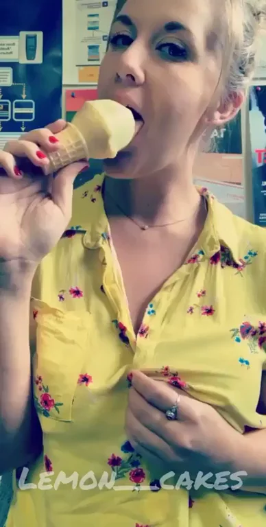 Lemon Cakes' Ice Cream Titty Bounce Tease