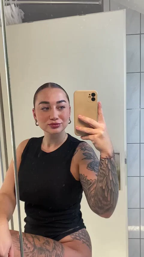 wanna help me to improve my sexy jutsu ? ðŸ¦Š