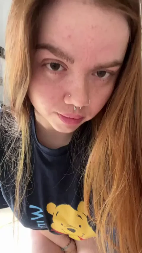 Are you into freckled teen girls? Go check the link to my only fans page on my profile to see more of my naked body! DMs are open! 👆©ðŸ»"ðŸ¦°😁›❤