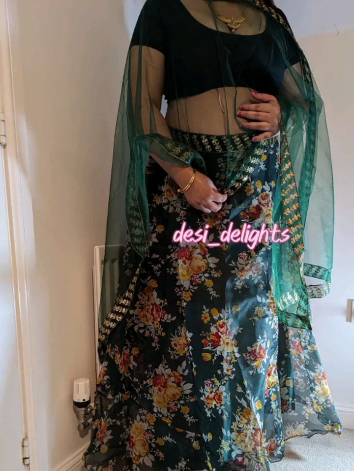 Sexy Desi Bhabhi Teasing in Sheer Saree 🔥🍑