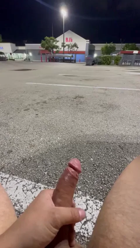 Outside of BJ's looking for BJ's 😈