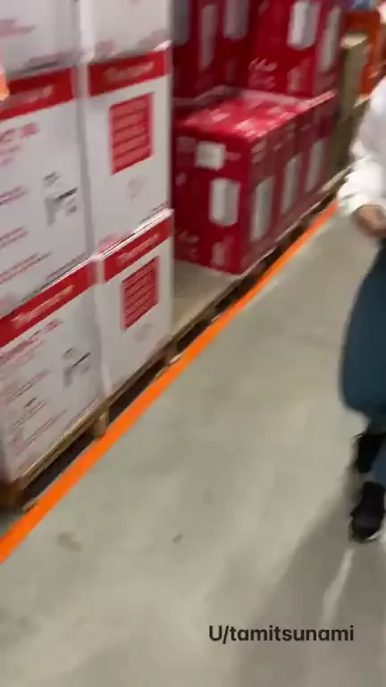 🕵️‍♀️ Security Cams Watching My Supermarket Flash? 😈