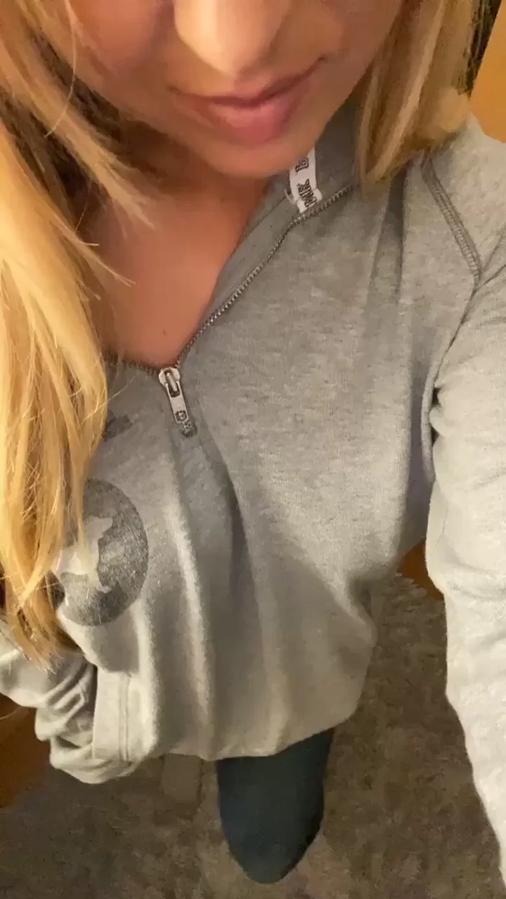 Definitely a show you what's under my sweatshirt kind of day