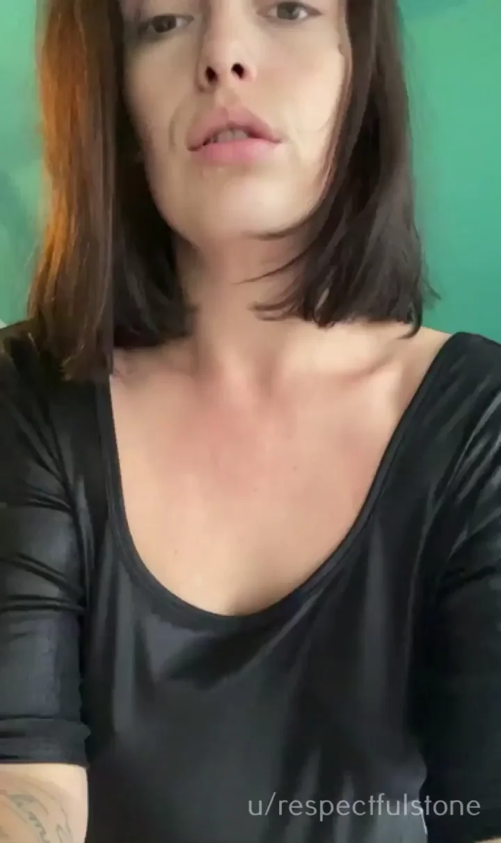 Real Mom's Leather-Clad Cake Tease Makes Your Sunday Dripping Wet 😈🍰