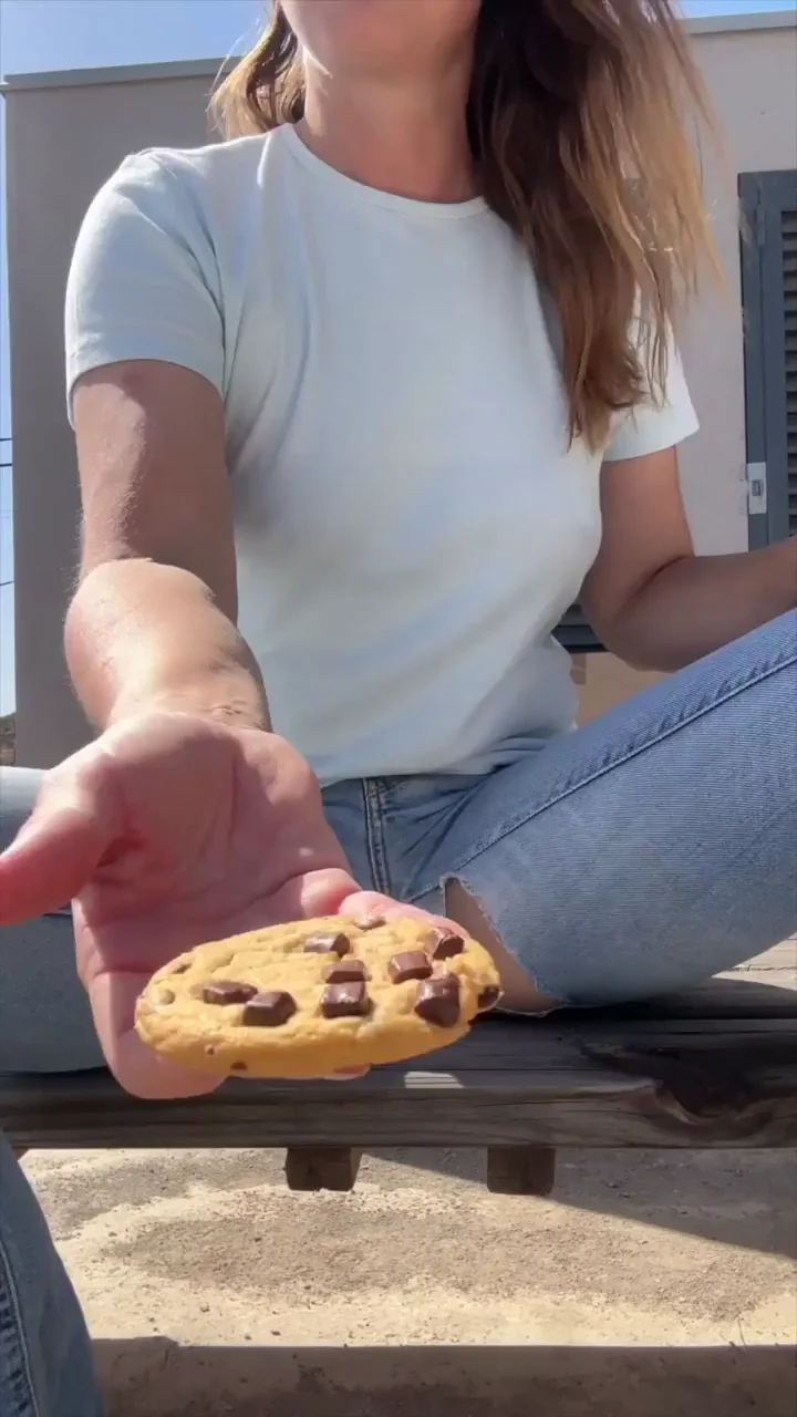 IF I was the 48 y/o Mom snack next door, you'd be... the Cookie Monster. Are you hungry today ?