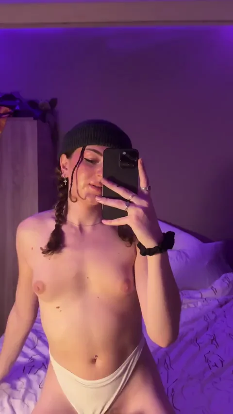 why don't u come crawl over here ;) ðŸ§Ž"â™‚ï¸â¤ï¸