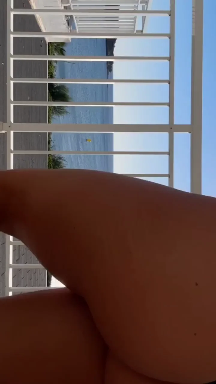 Older Daddies: Eat, Slap or Fuck This Teen Ass? 🍑💦
