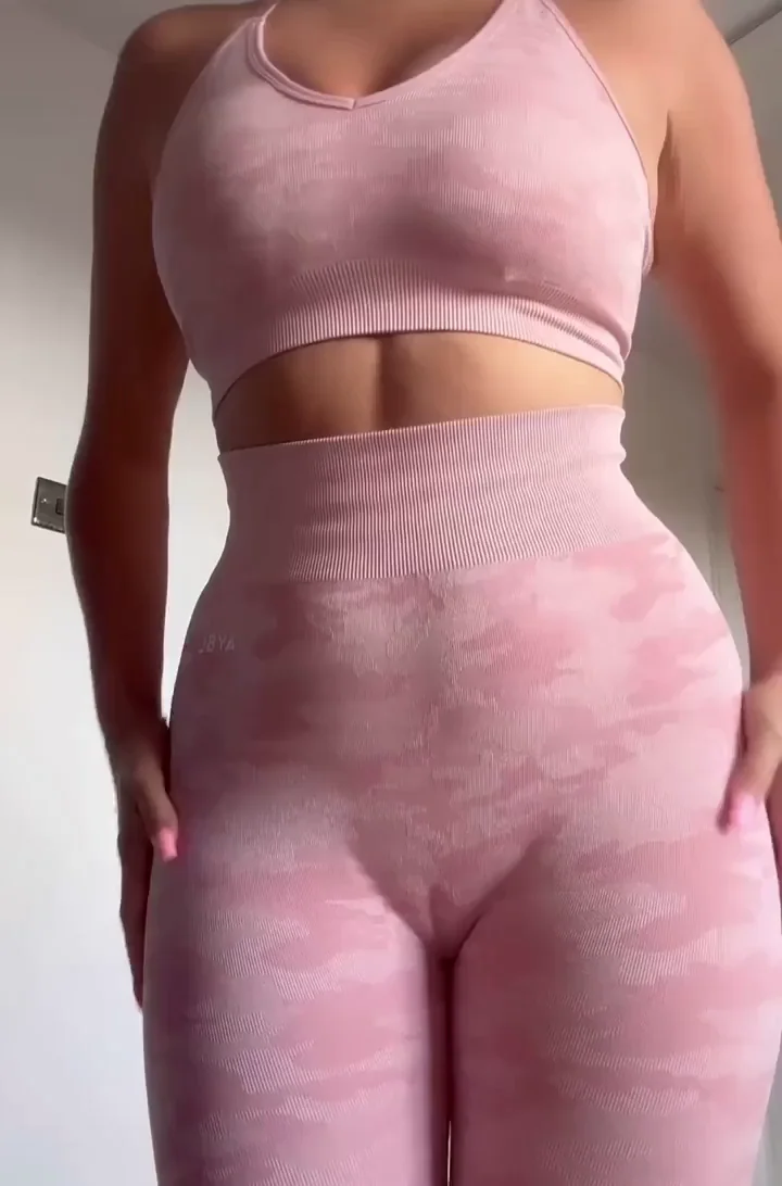 Gym Babe's Naughty Slimthick Tease 💦🍑