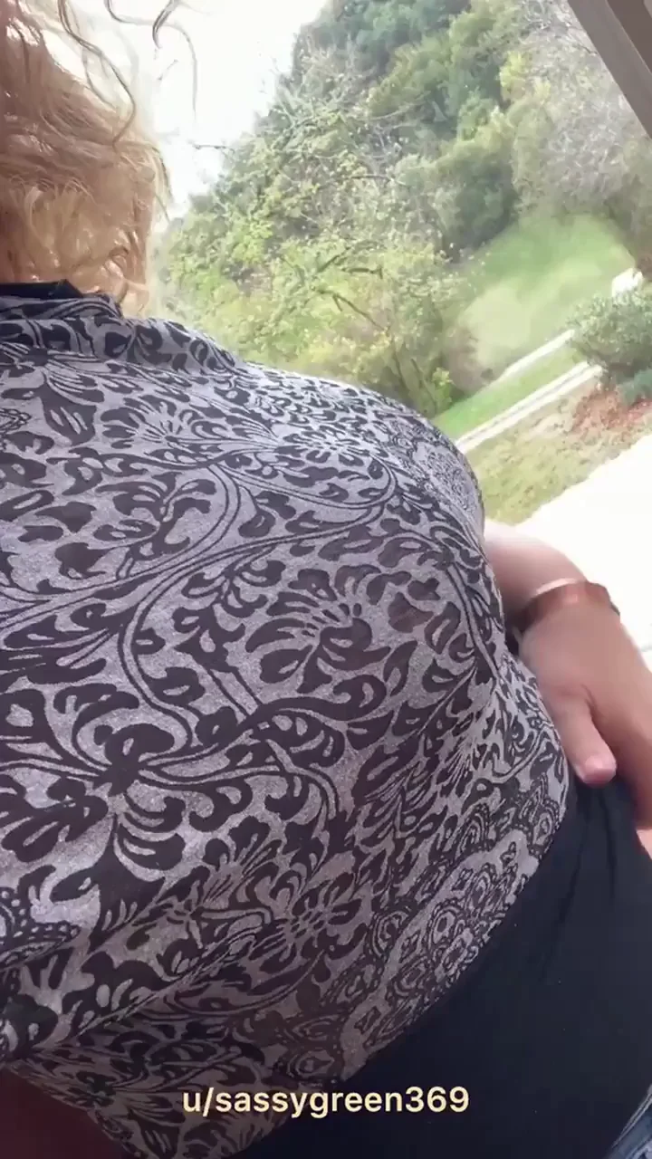 It's not really easy to show boobs with one hand only