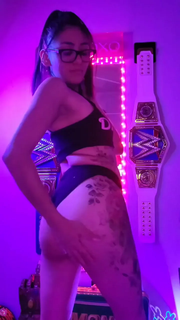 ðŸ’¥ u like when I spank it ?