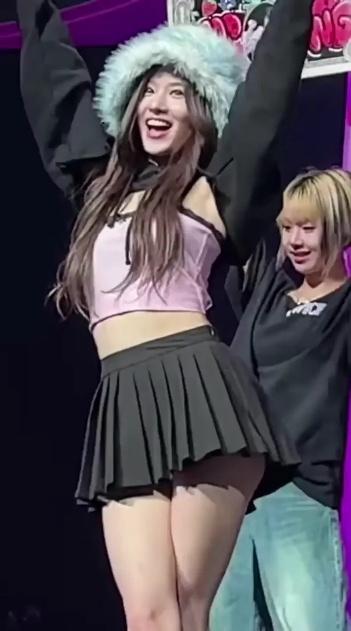 TWICE - Sana