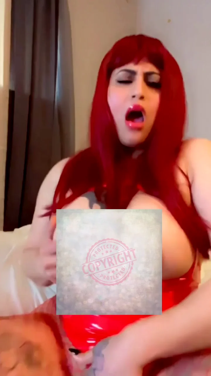 Horny slut fingering her wet pussy