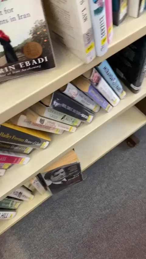 Wonder if I'm the naughty girl in the library. [GIF]