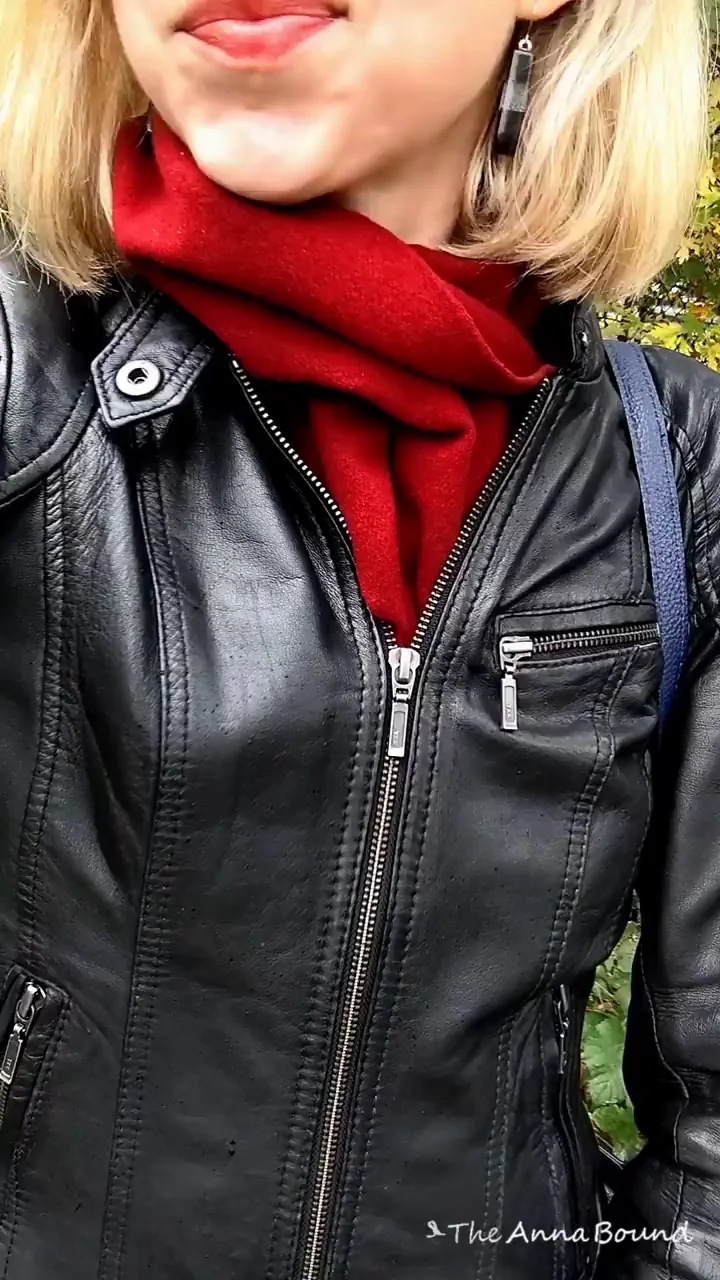 One of these days a coworker is going to catch me, but until then...😁 [gif]