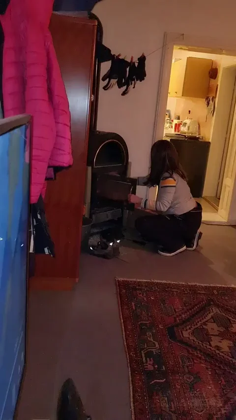 Triple Freeuse Blowjob Ambush While Lighting the Fireplace