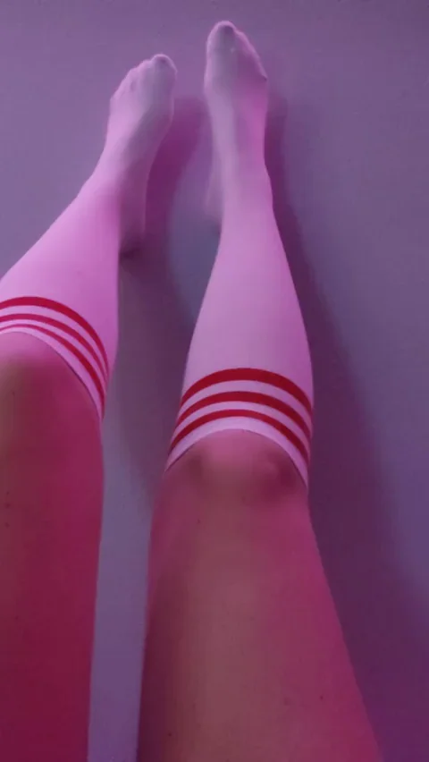 Knee high wearing fuckdoll