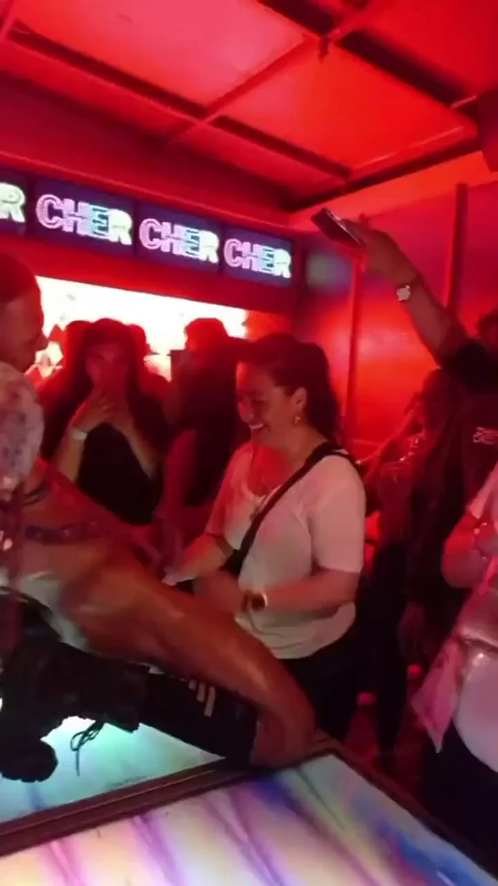 🔥 Slutty Babe Sucks Hung Stripper Cock Onstage in CFNM Party 🍆💦