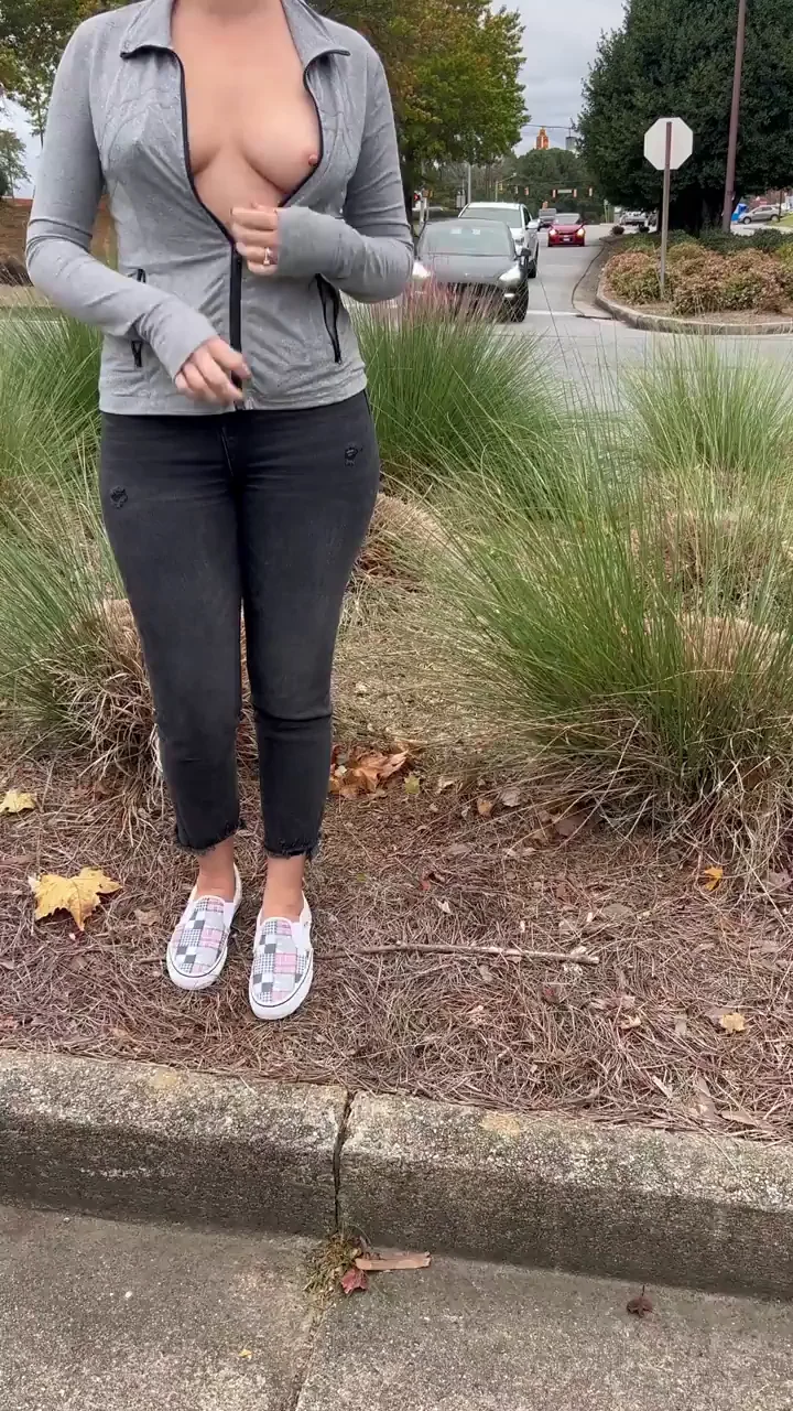 Risky Public Flash Gets My Slutty Pussy Dripping Wet 😈🔥