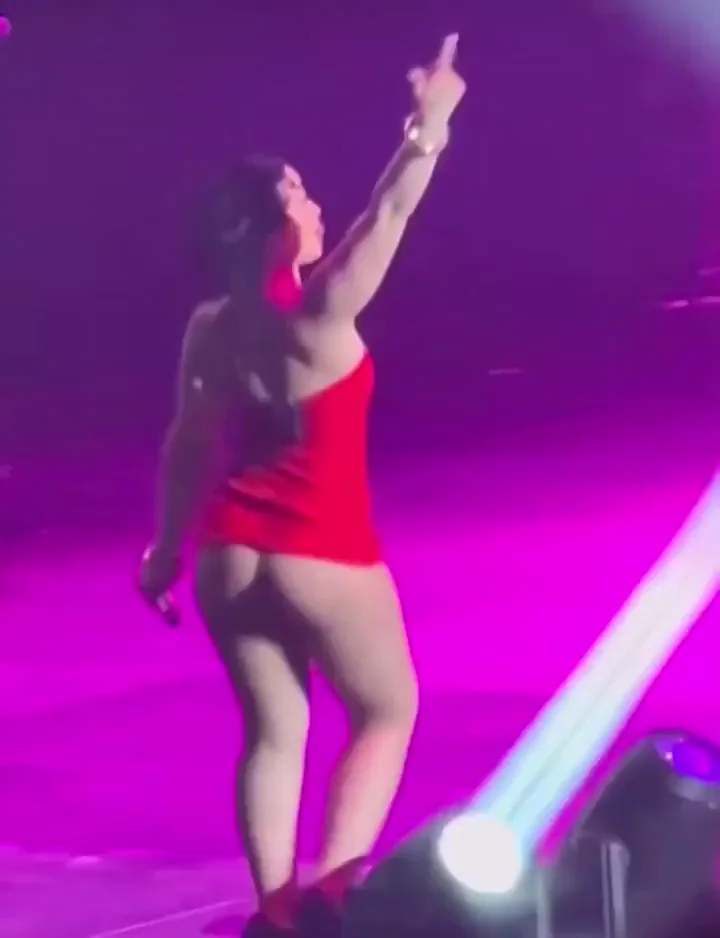 Ice Spice's Phat Ass Cheeks Flashing on Stage 🍑🔥