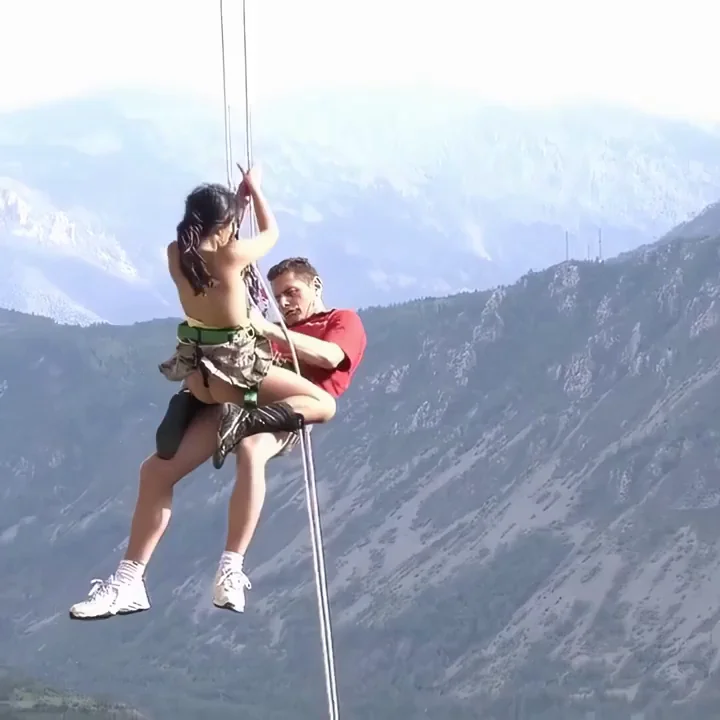Big Tits Zipline Tease 😜🍈🍑