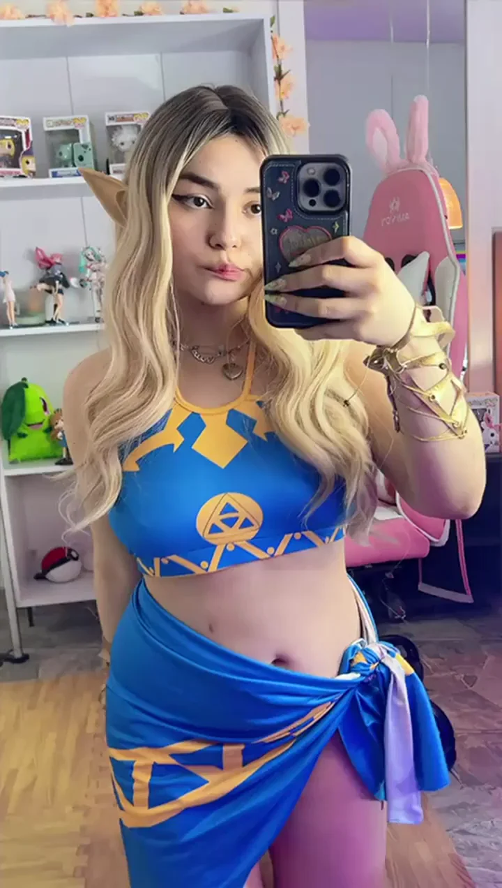 Quick Elf Cosplay Tease 💙👙🔥