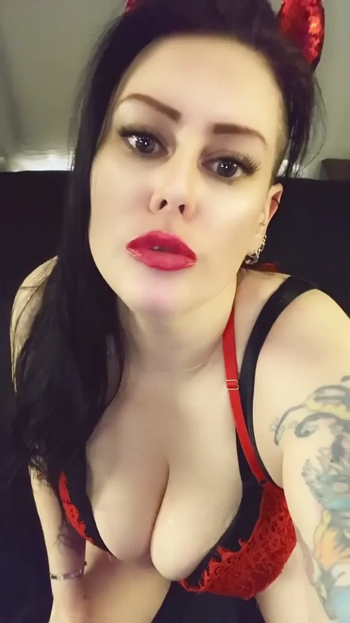 Happy Halloween from this slutty kinky Milf!