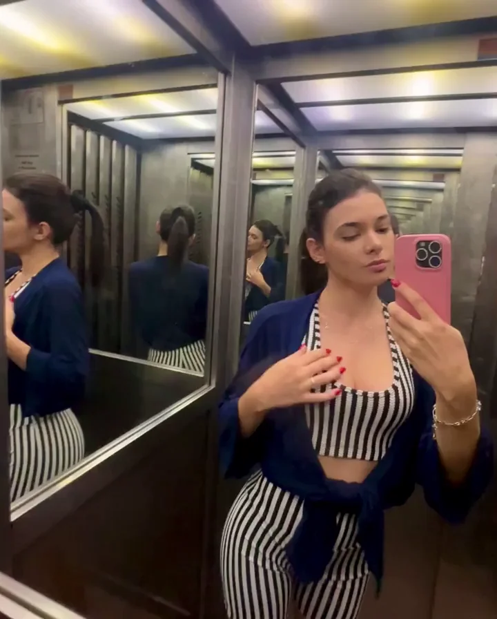 If this elevator has a camera, the security guard will have a pleasant surprise