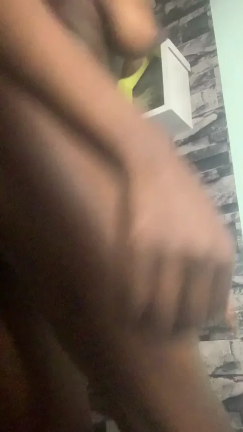 Petite Ebony Slut Says 'Hey, Fuck Me in Your Bed' 🍫🍑🔥