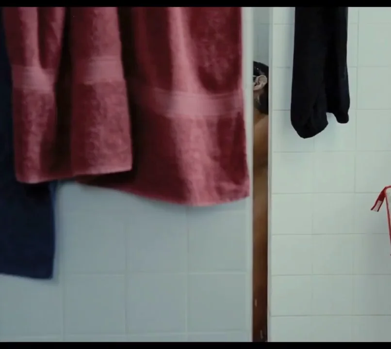Golshifteh Farahani showering in "Les Deux Amis" (2015).