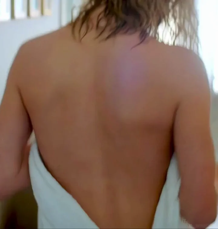 Yvonne Strahovski's Steamy Manhattan Night Tits & Ass Tease 🔥🍑💦
