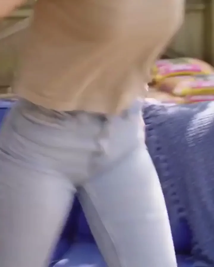 Brett Cooper's Juicy Tight Jeans Ass Tease