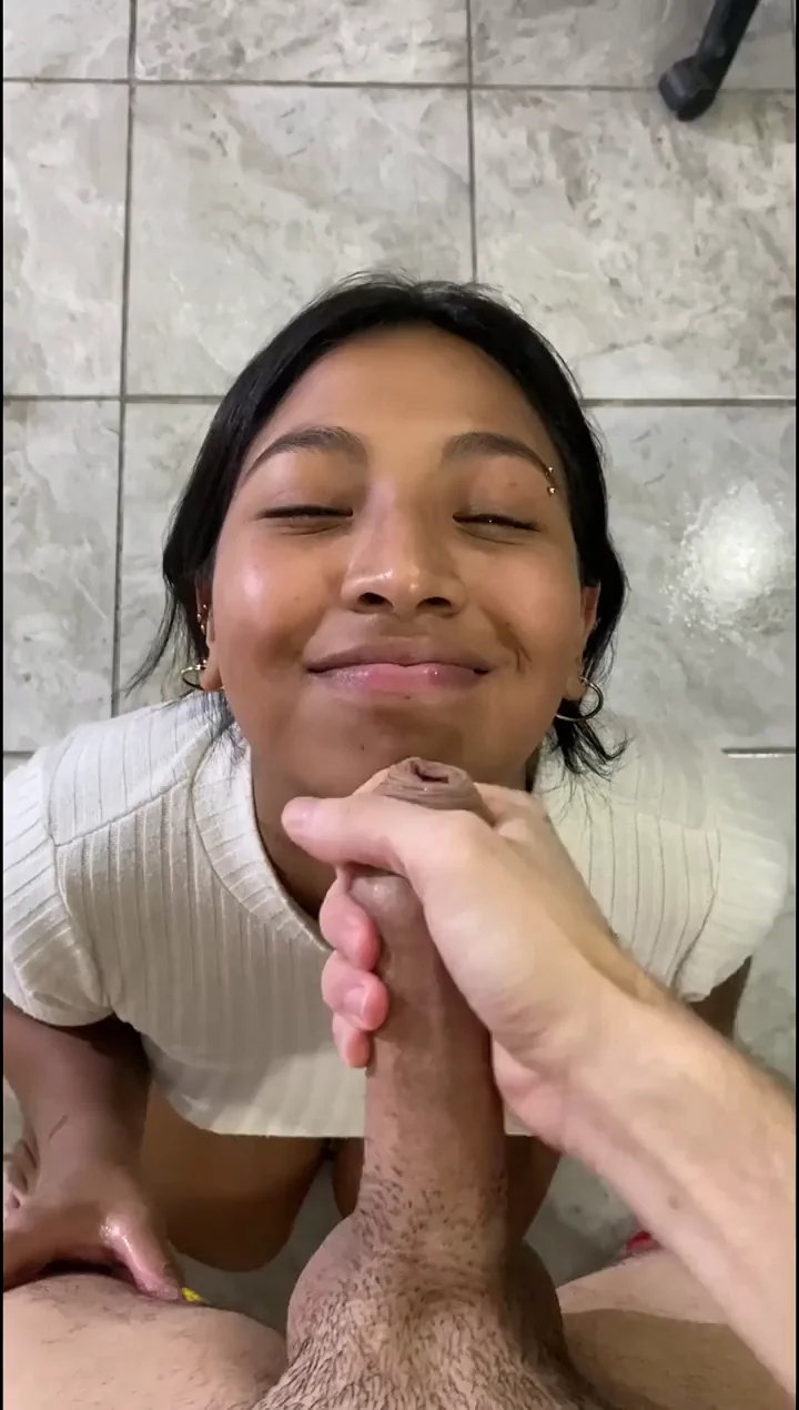 Thick Cum Loads Blasting My Pretty Face 😍💦