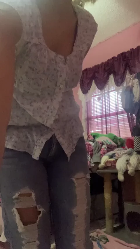 Am I cute enough for you to cum on my face? 🥺 it's my favorite ☺️