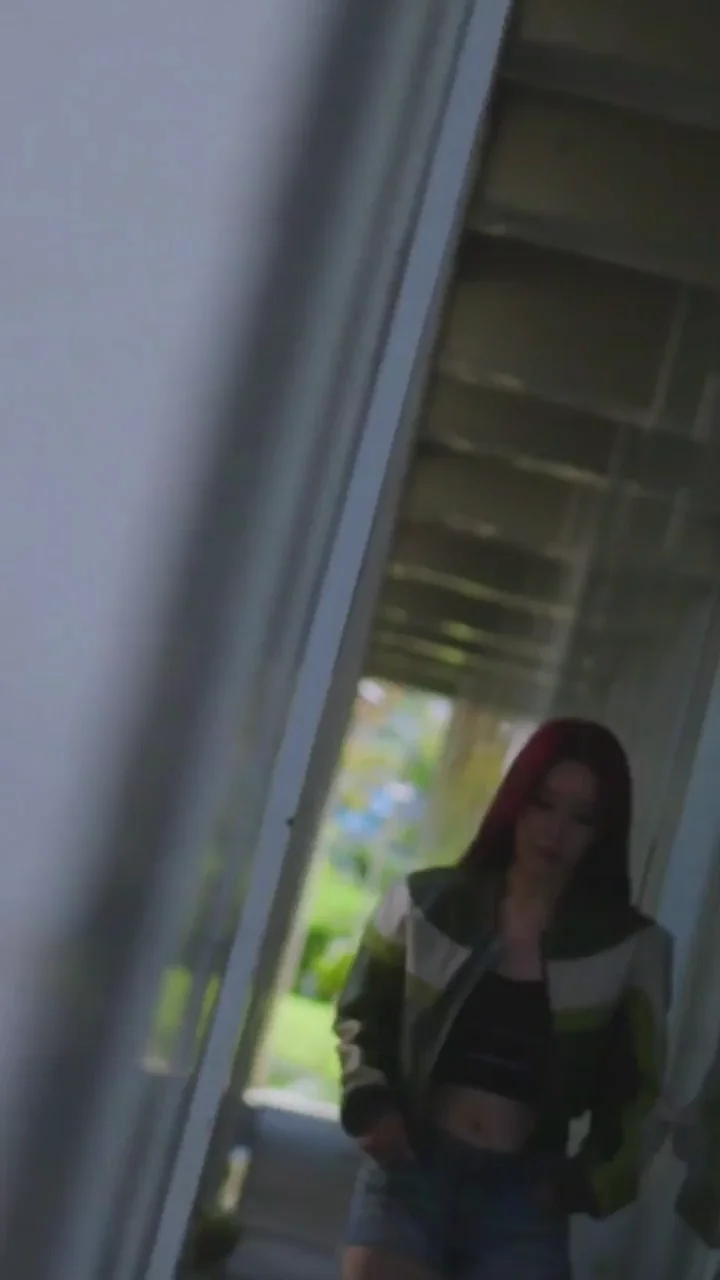 Hwang Sooyeon: K-Pop Soloist Tease in Tiny Shorts