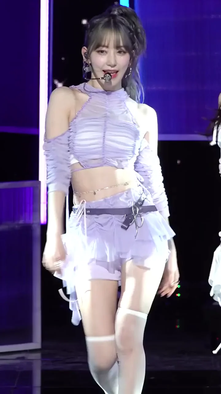 Le Sserafim Sakura's Slutty Thigh-High Tease on Stage