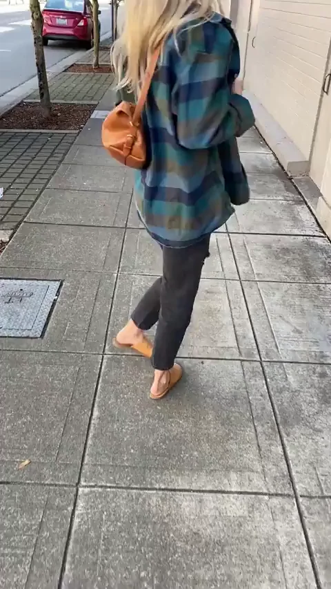 The walk to the sports bar!! [GIF]