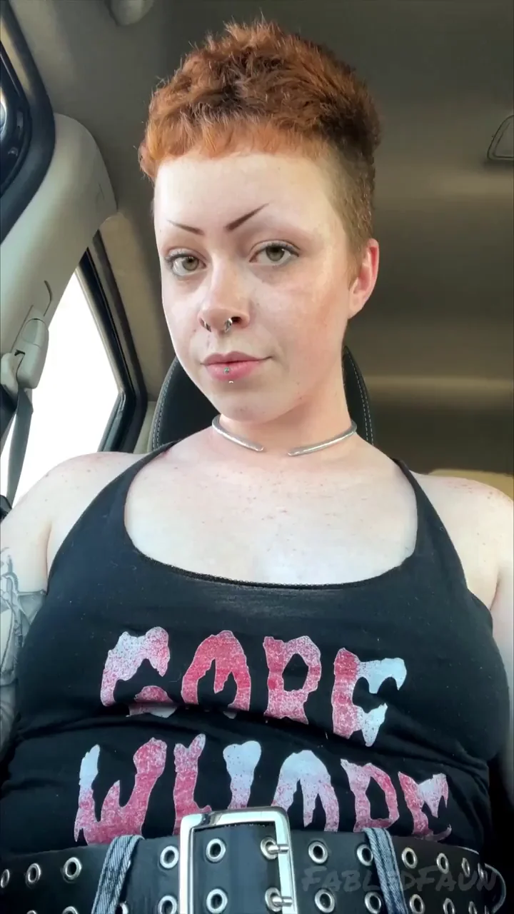 Road-trips are better with tiddies out [GIF]