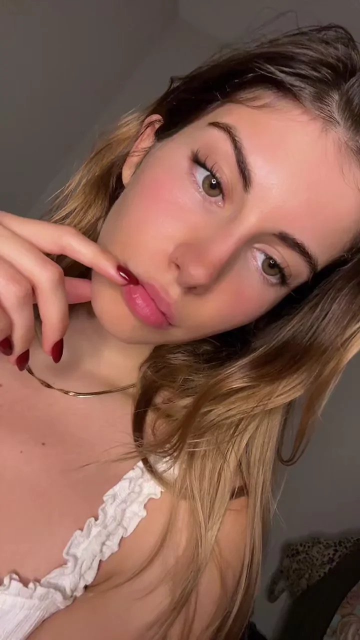 Hot college girls don't need bras