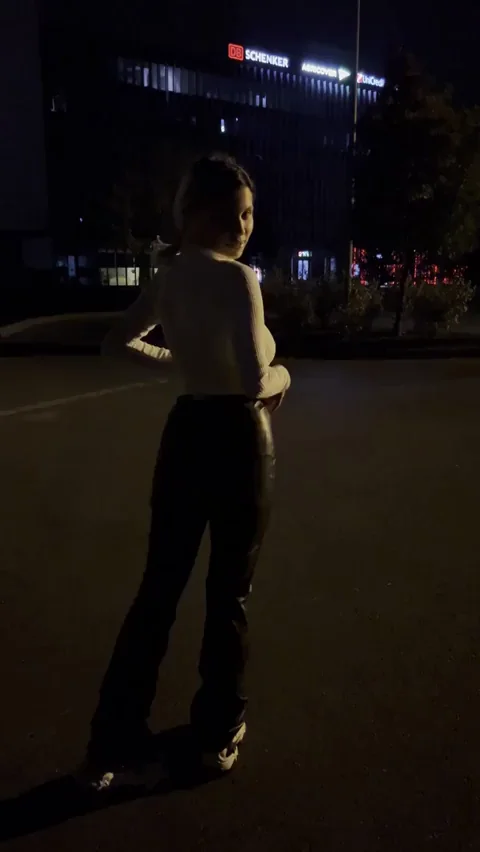 A flash goes well with a bounce!