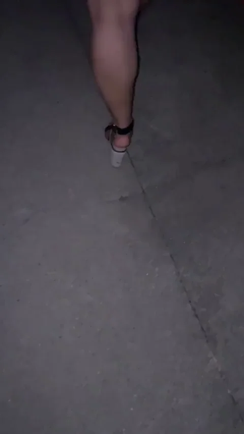 🗑️ Trashy Public Dare Slut Struts Her Stuff 😈