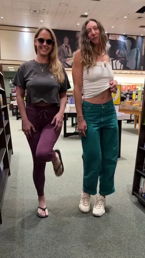 I adore bookstore dates with my friends