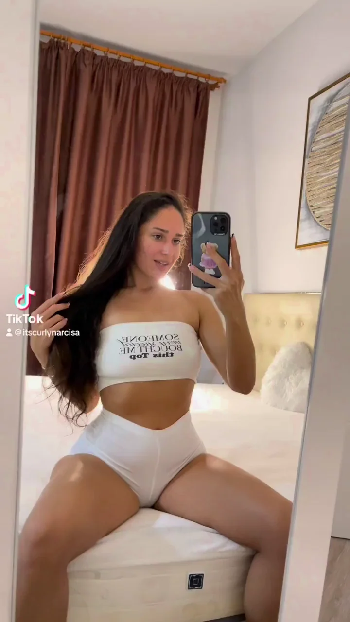 Reddit TikTok Slut Drops Top & Spreads Pussy 🔥🍑