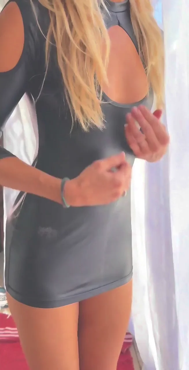 🔥 40+ Fit MILF Teases & Strips Naked 😈