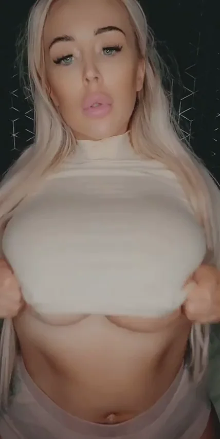 Alexis Jae's Massive Bimbo Titty Drop Tease