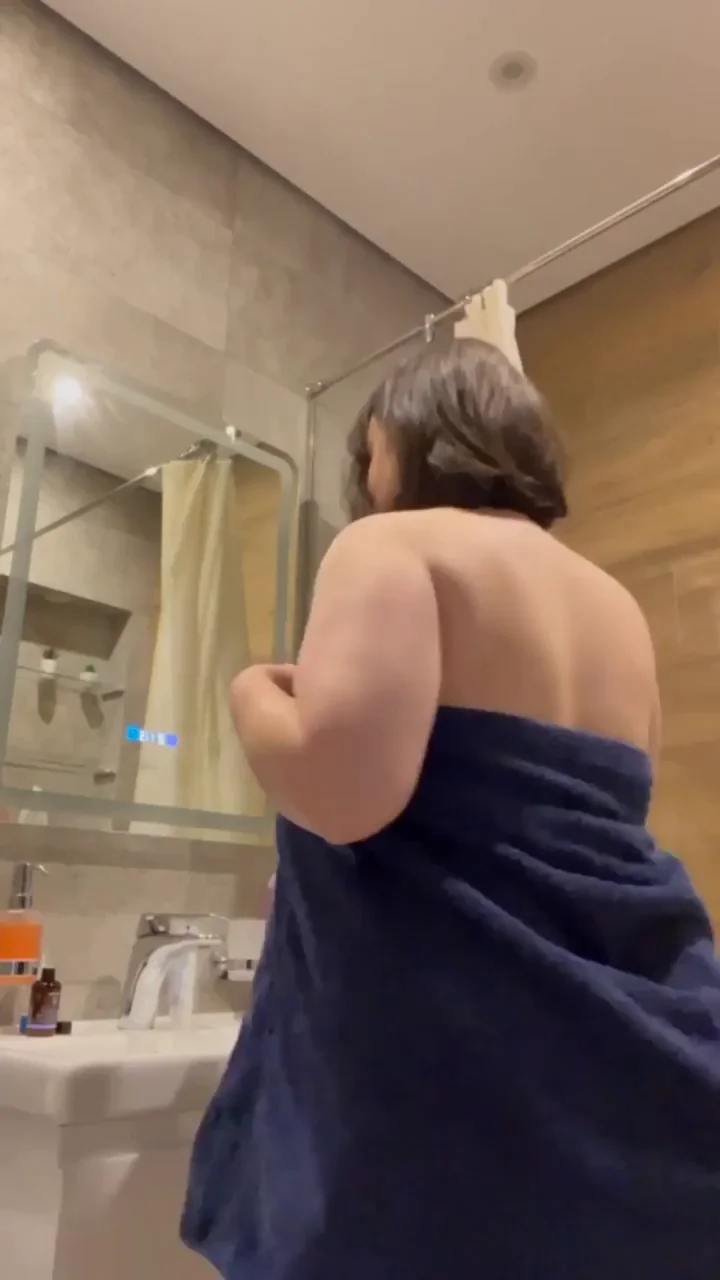 I'm not quite comfortable with my body, would you even jack off to it?
