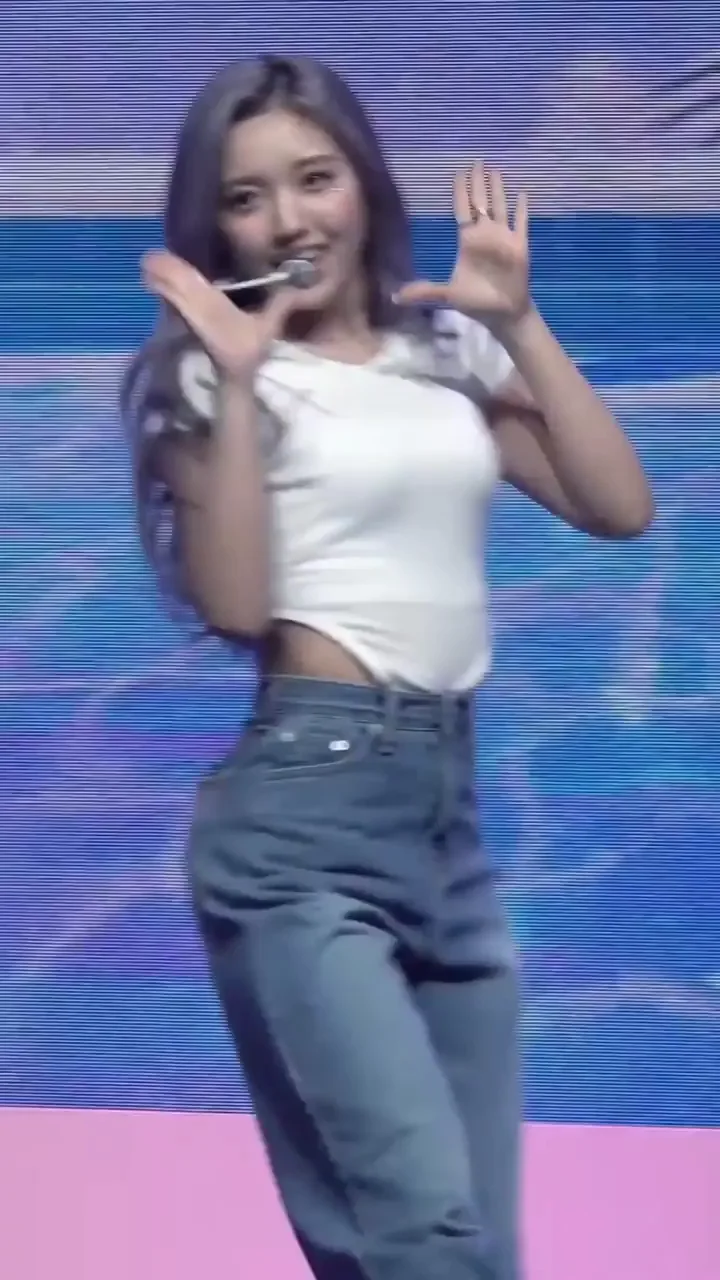 Kep1er Yeseo Ass Shaking Kpop Tease