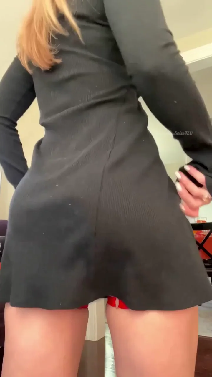 Just showing off my ass under my cute little dress, enjoy
