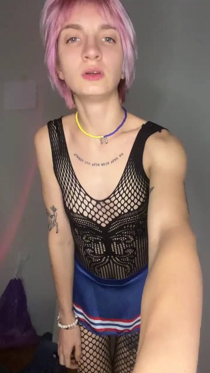 just showing off my teen tits