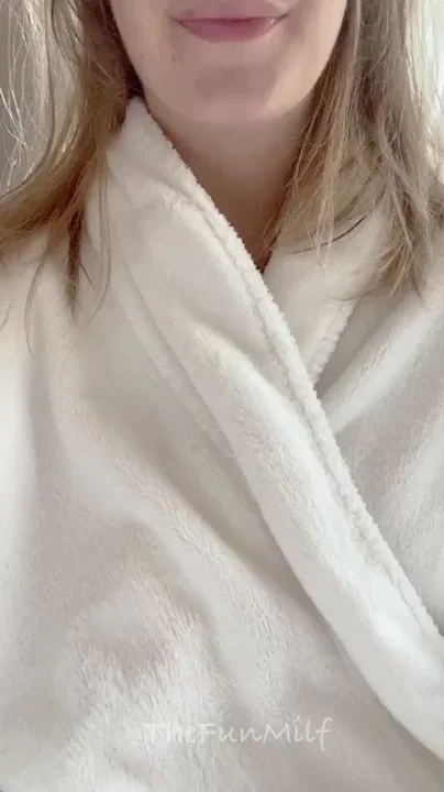 Selfie Tease: Would You Breed This Pregnant Blonde MILF? 🤰🍆💦