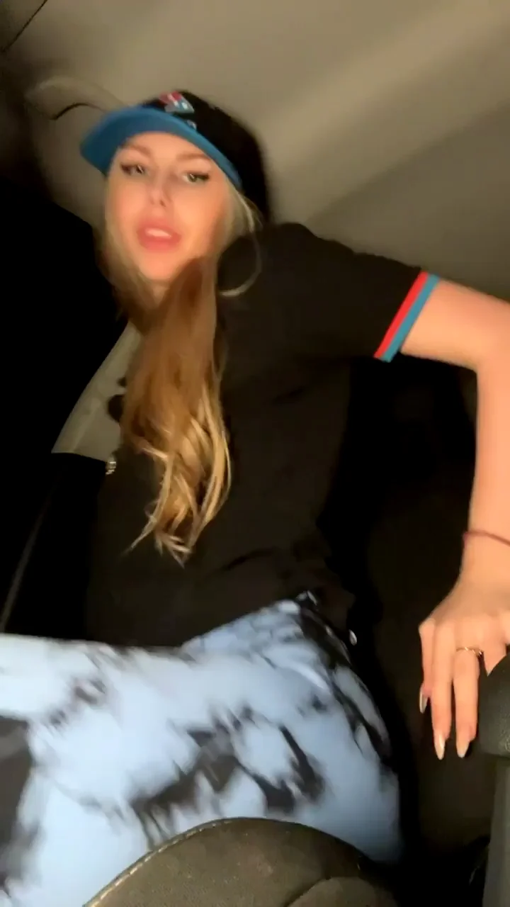 Blonde Teen's Juicy Ass Begging for a Hard Slap 🍑🔥